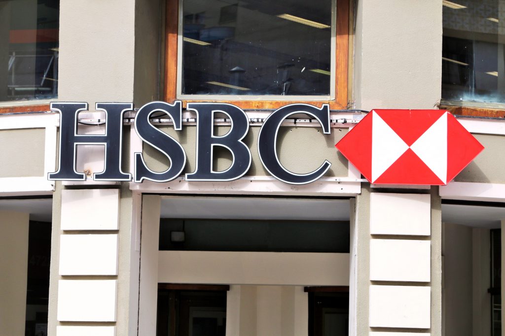 HSBC Zeichen auf Gebäude