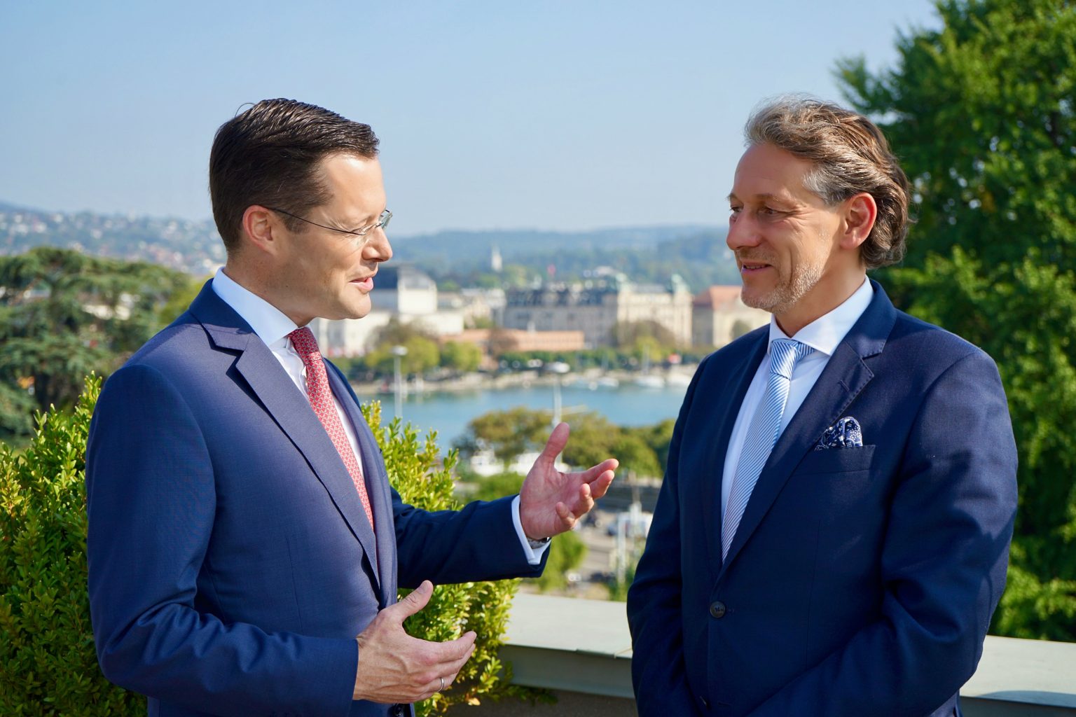 Vereinigung der alten und neuen Finanzwelt: Interview mit Dr. Stephan A. Zwahlen und Mark Dambacher Stephan Zwahlen und Mark Dambacher