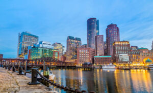 State Street Corporation hat eine umfassende Krypto-Plattform vorgestellt, die tokenisierte Einlagen, Stablecoins und Fonds vereint.