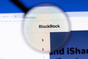 OKX, BlackRock und Standard Chartered machen tokenisierte Real-World Assets (RWAs) als Margin-Sicherheit unter G-SIB-Custody nutzbar.