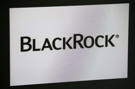 BlackRock lanciert mit ETHB den ersten Ethereum Staking ETF in den USA, das Produkt bietet rund 3% Rendite und staket bis zu 95% der ETH.