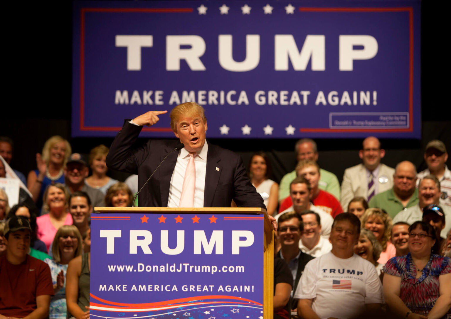 Bitcoin schnellt nach gescheitertem Trump-Attentat in die Höhe Bitcoin schnellt nach gescheitertem Trump-Attentat in die Höhe