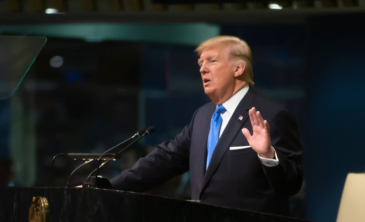 Trump-Dekret weist die Fed an, Krypto-Firmen Zugang zu Master Accounts und Fedwire zu prüfen. Kraken besitzt den Status bereits seit März.
