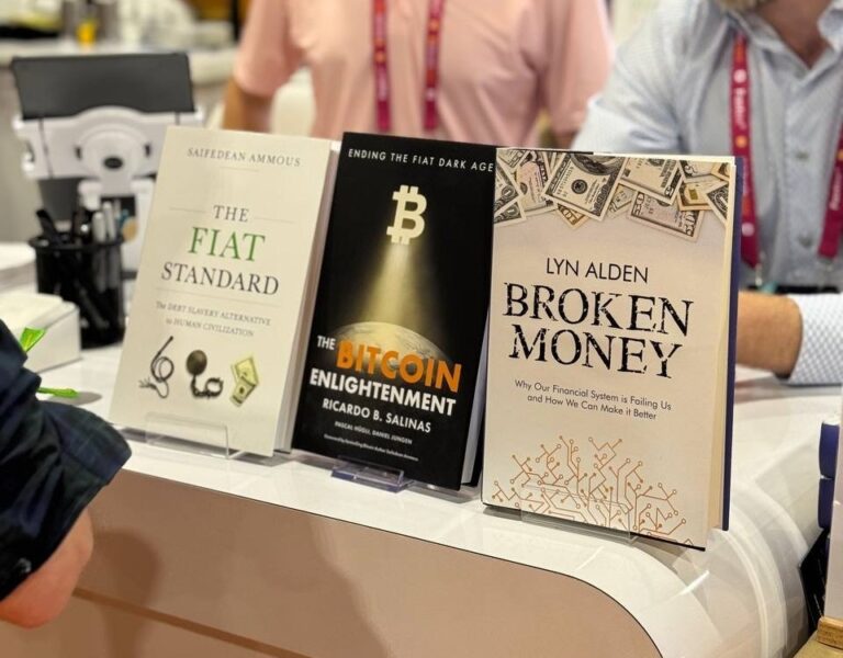 Schweizer Bitcoiner veröffentlichen Buch mit mexikanischem Milliardär Ricardo B. Salinas