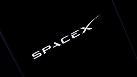 SpaceX Pre-IPO Futures handeln bei 2.2 Billionen USD SpaceX Pre-IPO Perpetual Futures preisen die Aktie zum Nasdaq-Start rund 29% über dem IPO-Referenzpreis von 135 USD zu 2.2 Bio. USD.