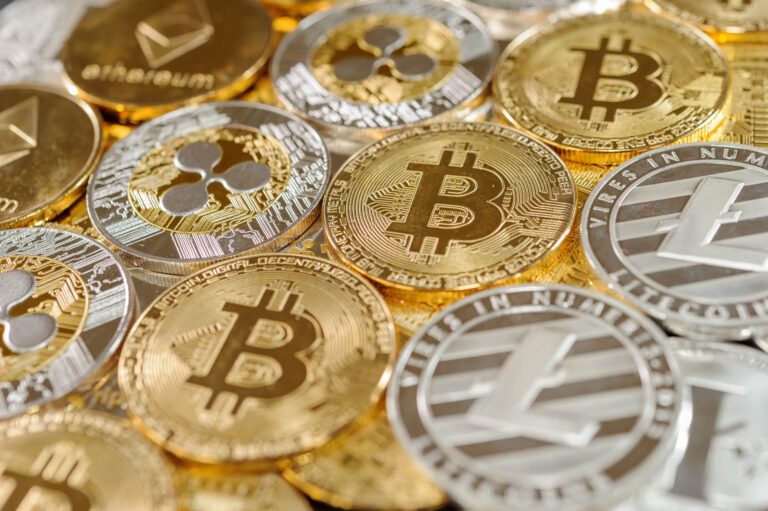 Die Altcoin-ETF-Ära: ein neues Kapitel in der Mainstream-Adoption von Krypto The Altcoin ETF Era: A New Chapter in Crypto's Mainstreaming