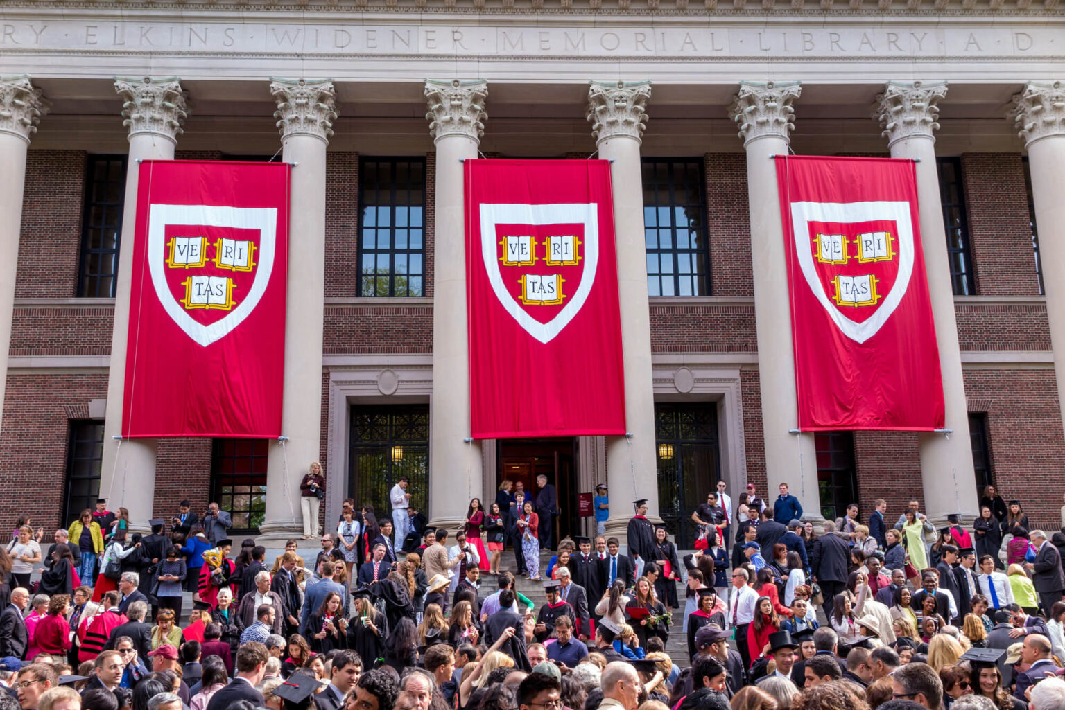 Harvard Fonds verdreifacht Anteil an Bitcoin-ETFs auf 440 Mio. USD Harvard Fonds verdreifacht Anteil an Bitcoin-ETFs auf 440 Mio. USD