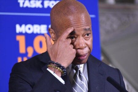 Ex-Bürgermeister Eric Adams lanciert NYC-Token: 80 Prozent Crash innert 30 Minuten