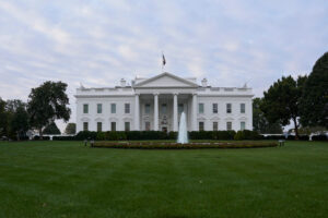 US-Finanzminister Bessent fordert den Senat zur Verabschiedung des CLARITY Act auf - Krypto-Regulierung soll vor dem Sommer stehen.