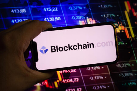 Blockchain.com reicht vertraulich Form S-1 bei der SEC ein und steuert den US-Börsengang mit 39 Mio. Wallets im Rücken an.
