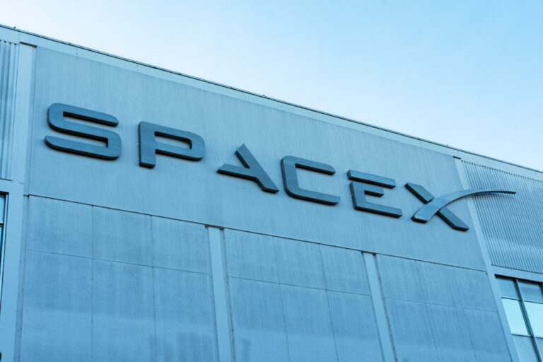 SpaceX offenbart im IPO-Filing 18'712 BTC im Wert von 1.45 Mrd. USD. Kostenbasis 661 Mio. USD, unrealisierter Gewinn 789 Mio. USD.