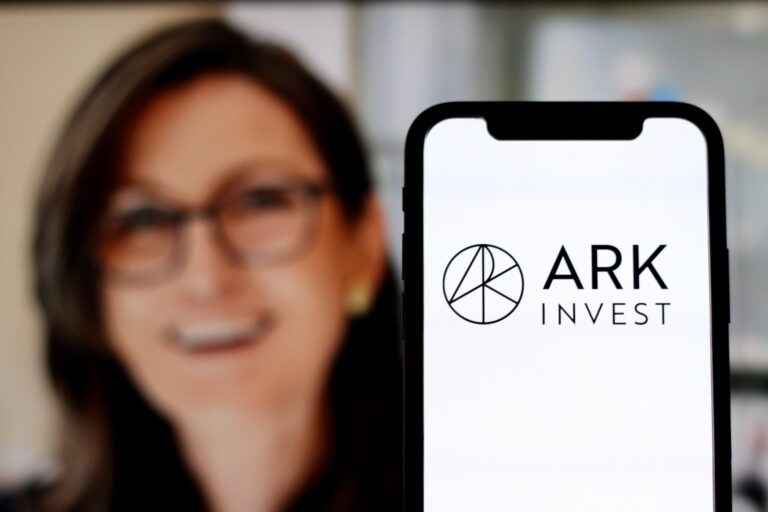ARK Invest kauft Coinbase, Circle, Bullish und Robinhood für 16.9 Mio. USD - der zweite Zukauf des Krypto-Korbs innerhalb einer Woche.