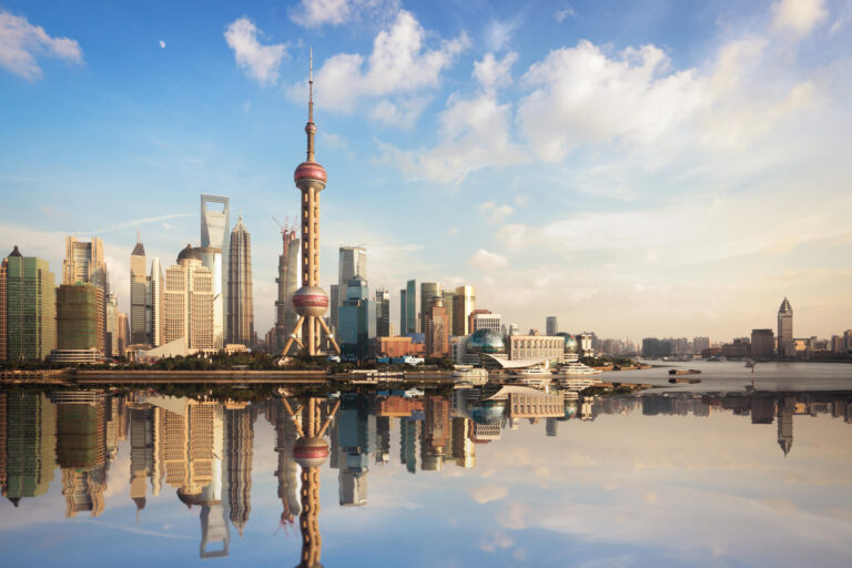 China weitet den digitalen Yuan aus: Zinspflicht, doppelt so viele Banken und mBridge mit über 55 Mrd. USD Settlement-Volumen.