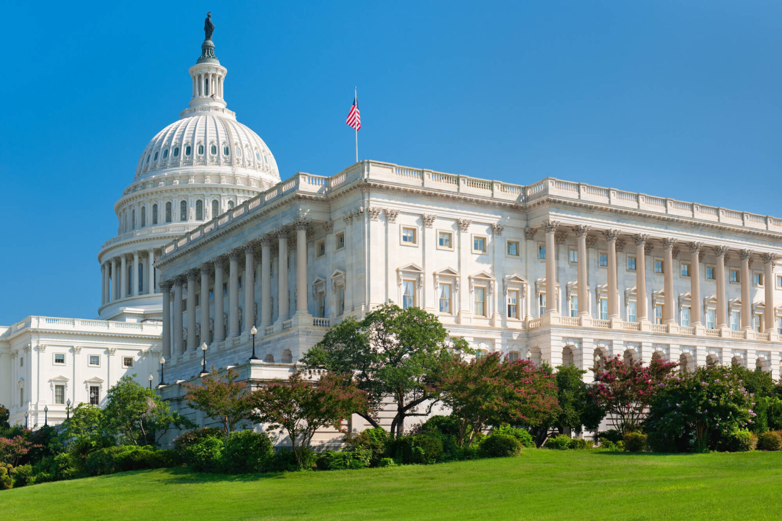 Ein Field Hearing in New York soll den CLARITY Act vor der Sommerpause durch den Senat bringen. Was auf dem Spiel steht.