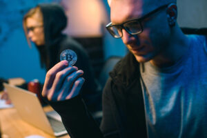 Aus der Federation-Wallet des Liquid Network flossen rund 320 Mio. USD in Bitcoin ab. Blockstream pausierte das Netzwerk nach dem Hack.