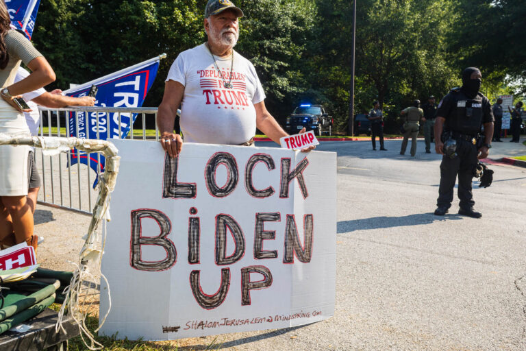 Hunter Biden bringt den Memecoin LAPTOP auf Base und verteilt 20% des Angebots per Airdrop, unter anderem an Wallets mit TRUMP-Verlusten.