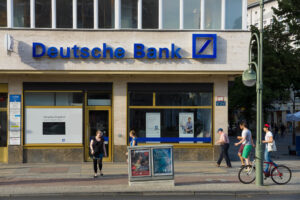 Die Deutsche Bank steht vor dem Start ihrer Krypto-Verwahrung für Firmenkunden und will den Dienst 2027 auf asiatische Märkte ausweiten.